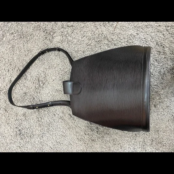 Louis Vuitton Cluny Vintage - Picture 10 of 11